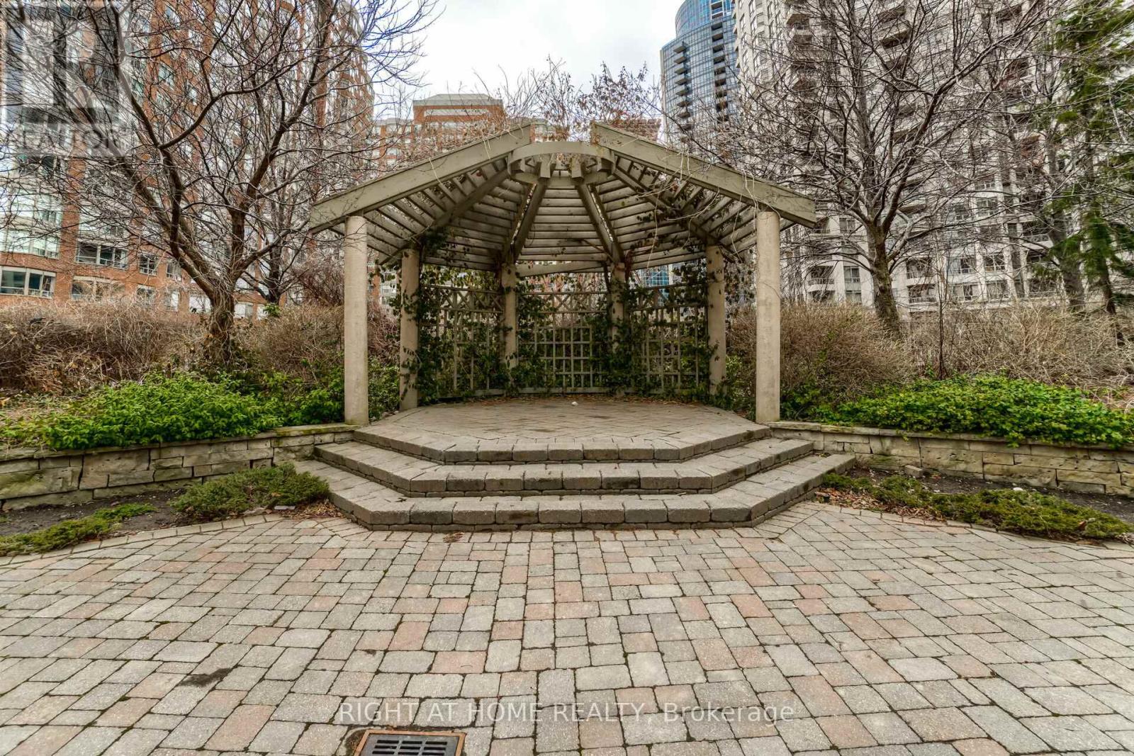 #1622 -3888 DUKE OF YORK BLVD, #1622