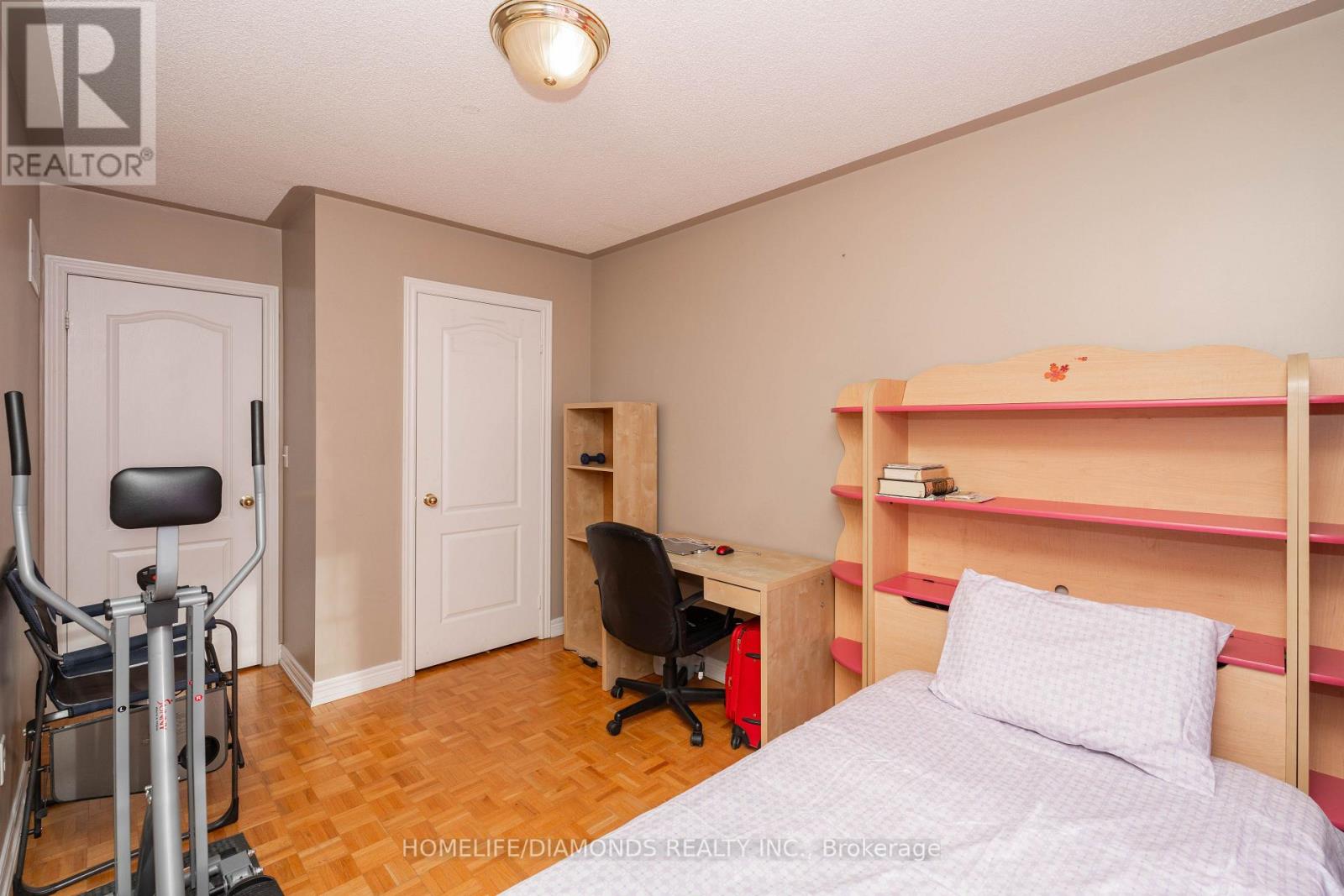 7173 VILLAGE WALK