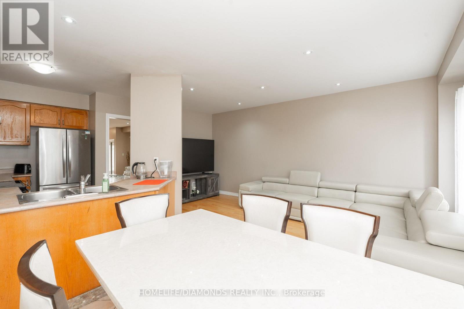7173 VILLAGE WALK