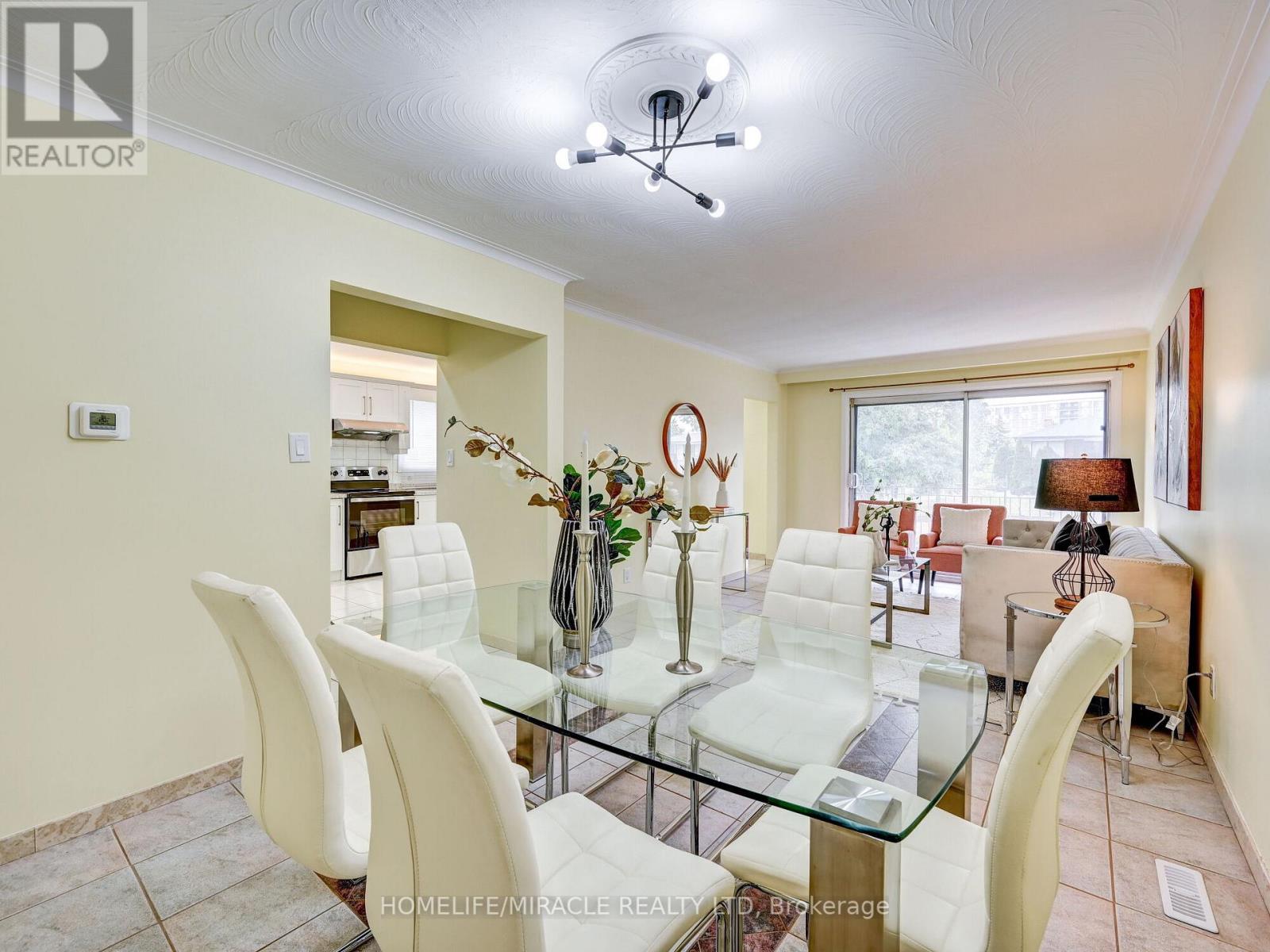15 GRENADINE CRT