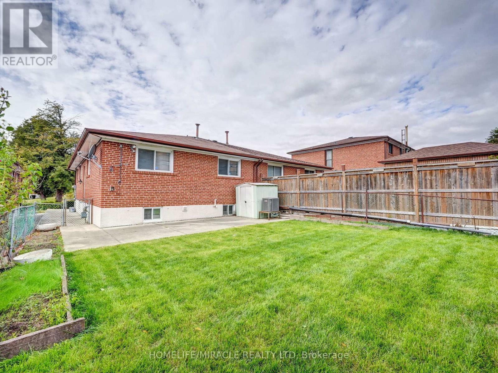 15 GRENADINE CRT