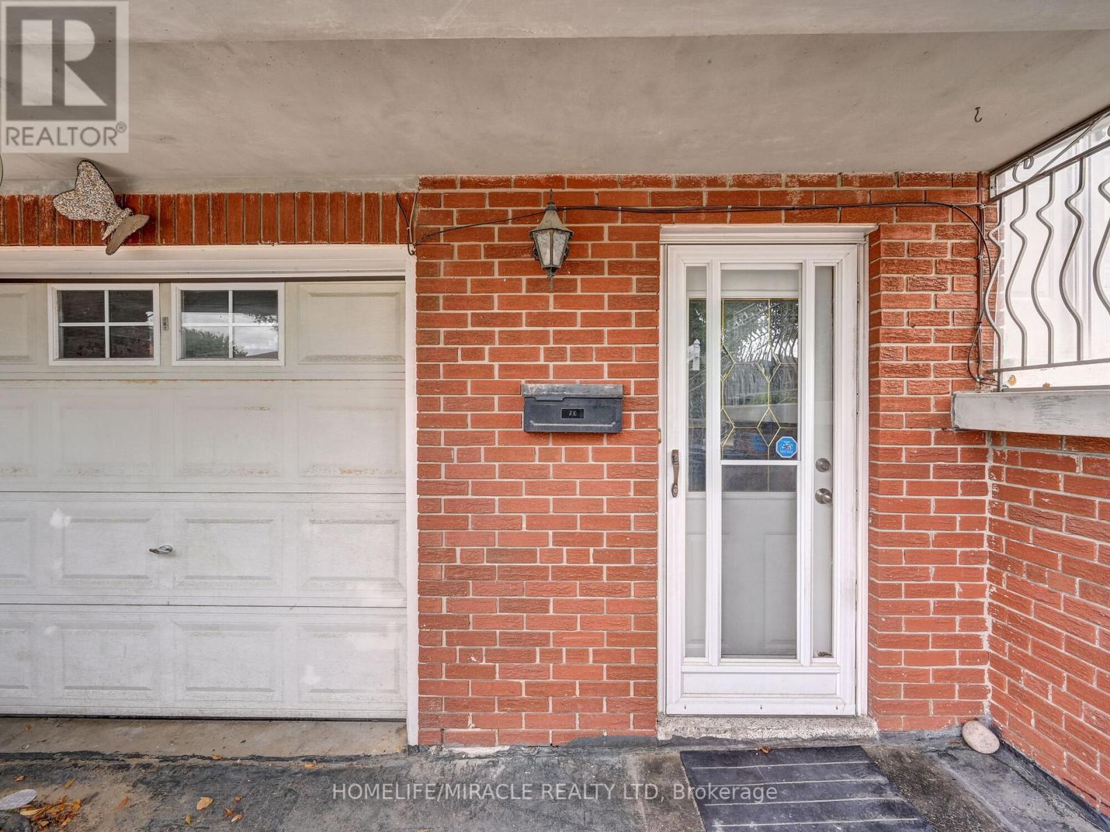 15 GRENADINE CRT