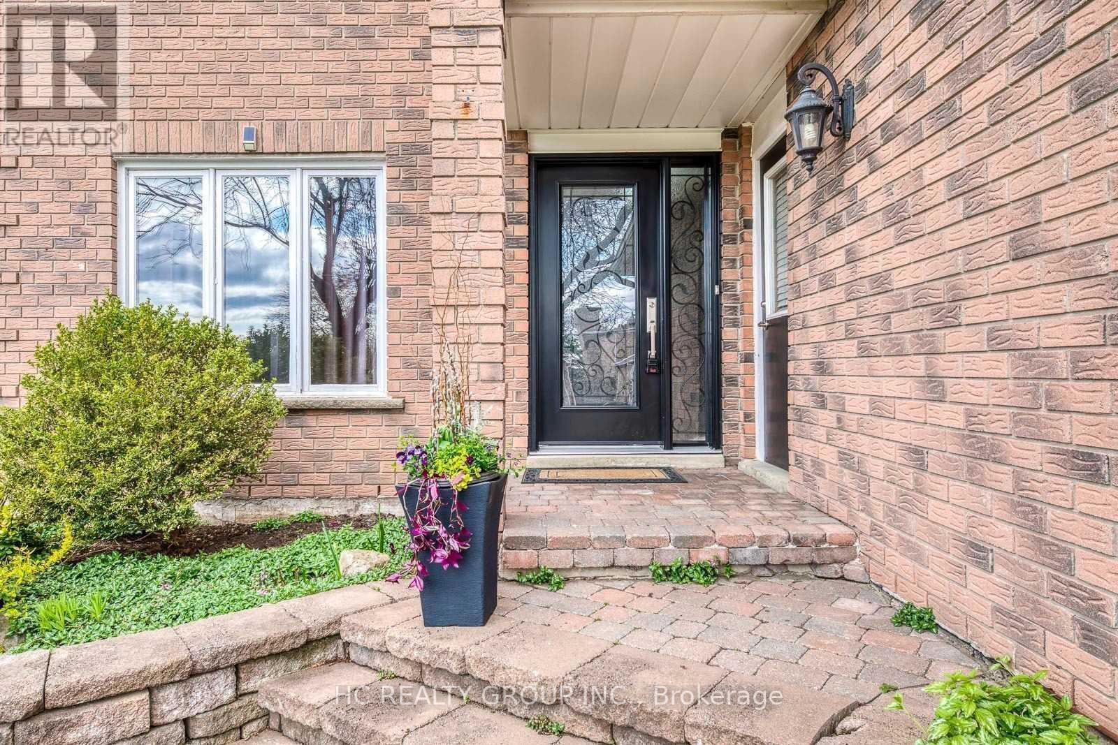 2759 GUILFORD CRES