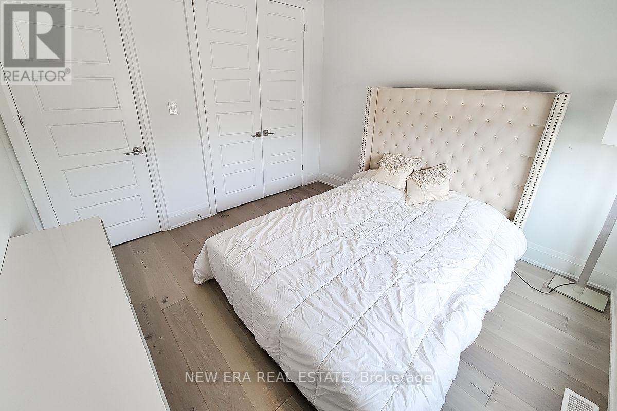 1482 VARELAS PASSAGE
