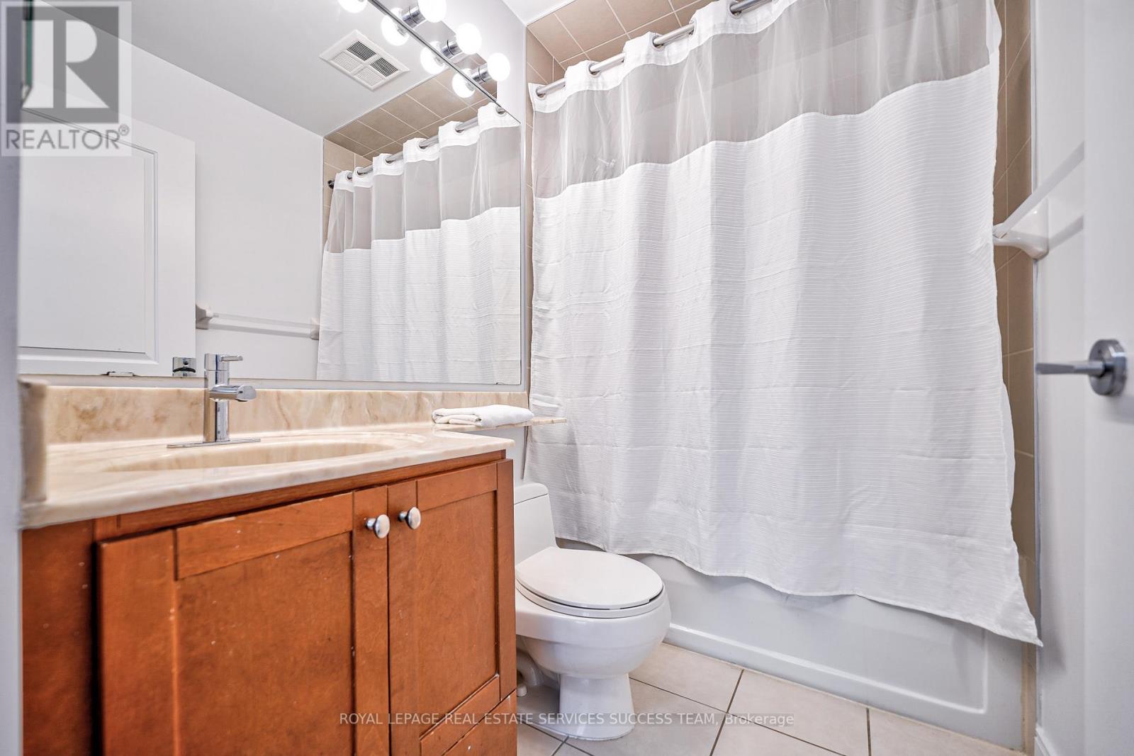 #910 -90 ABSOLUTE AVE, #910