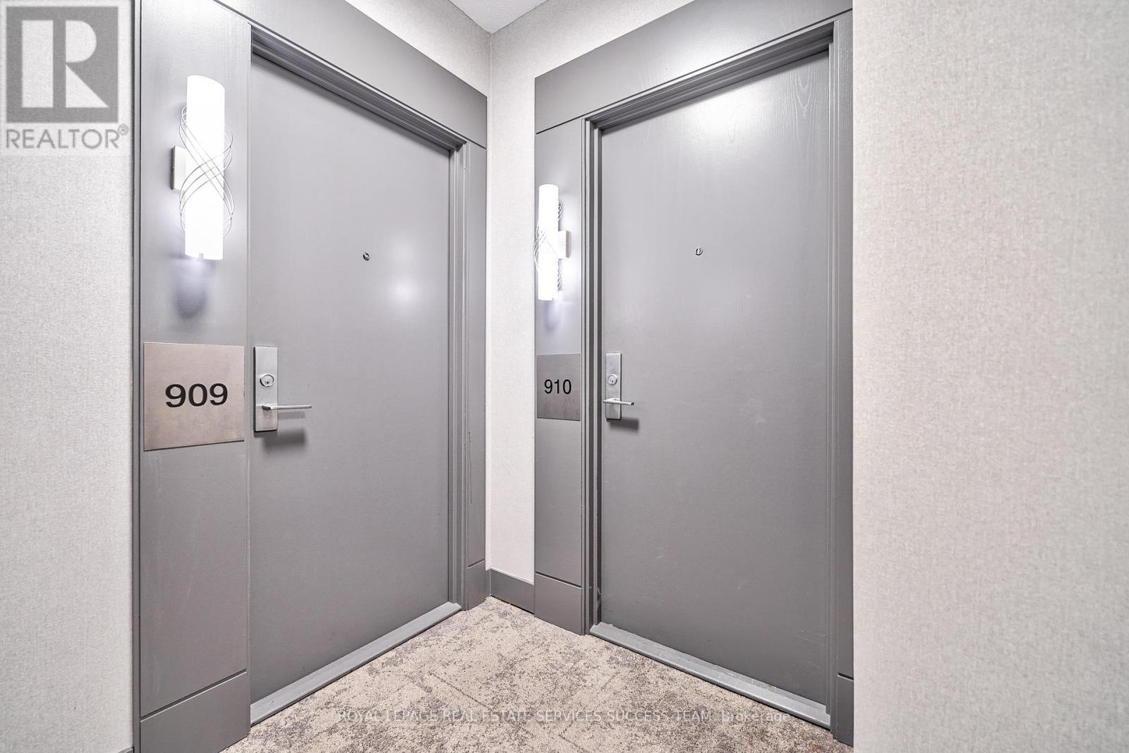 #910 -90 ABSOLUTE AVE, #910