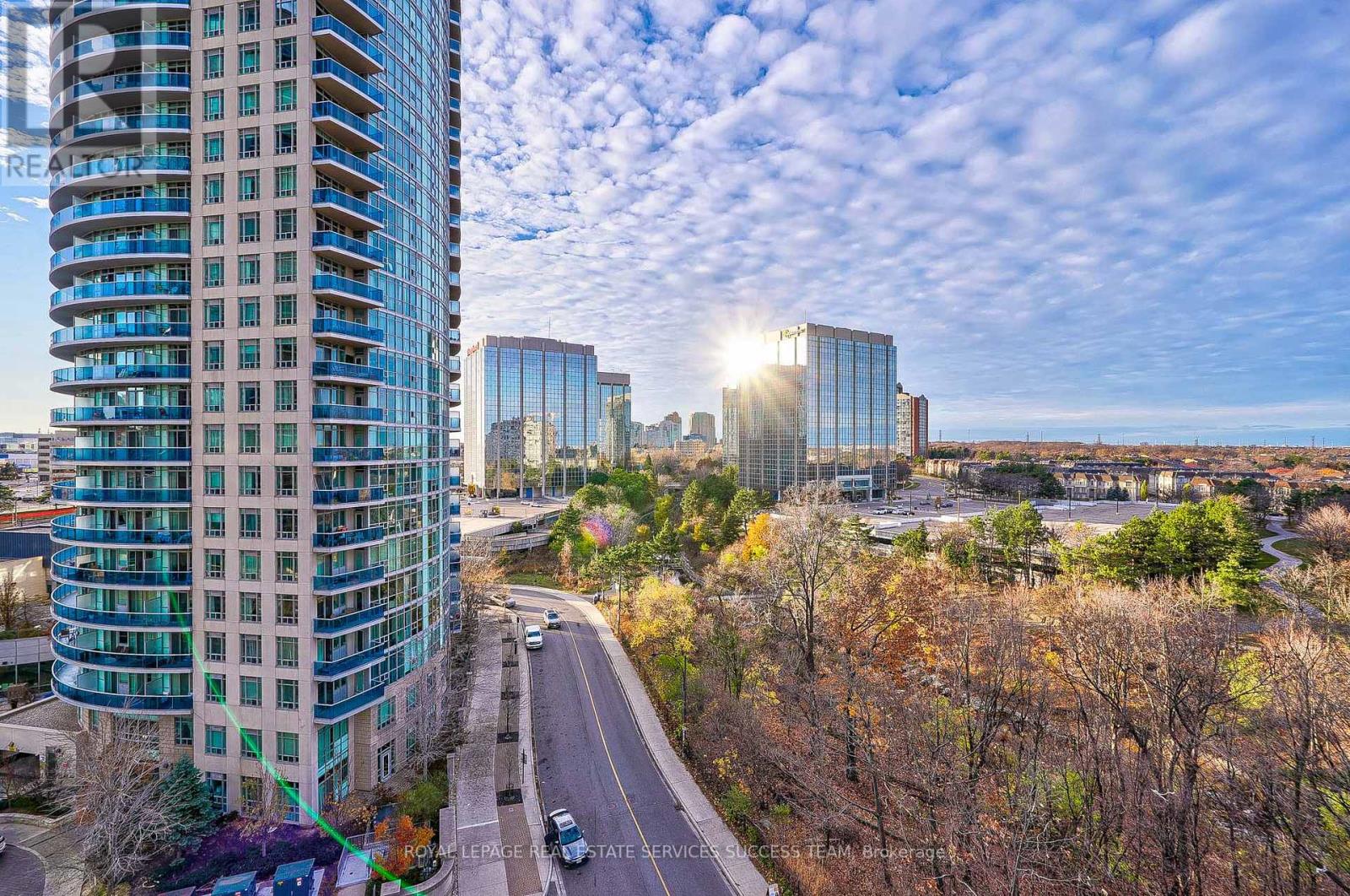 #910 -90 ABSOLUTE AVE, #910