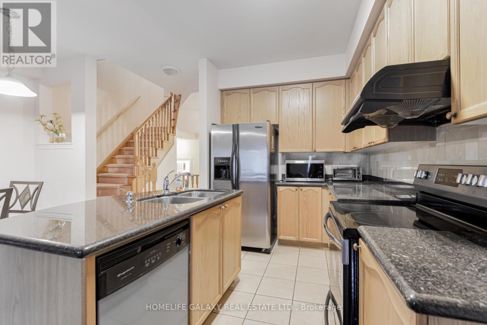 6 BOWSFIELD RD
