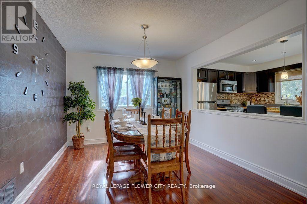 34 BRISTOL AVE S