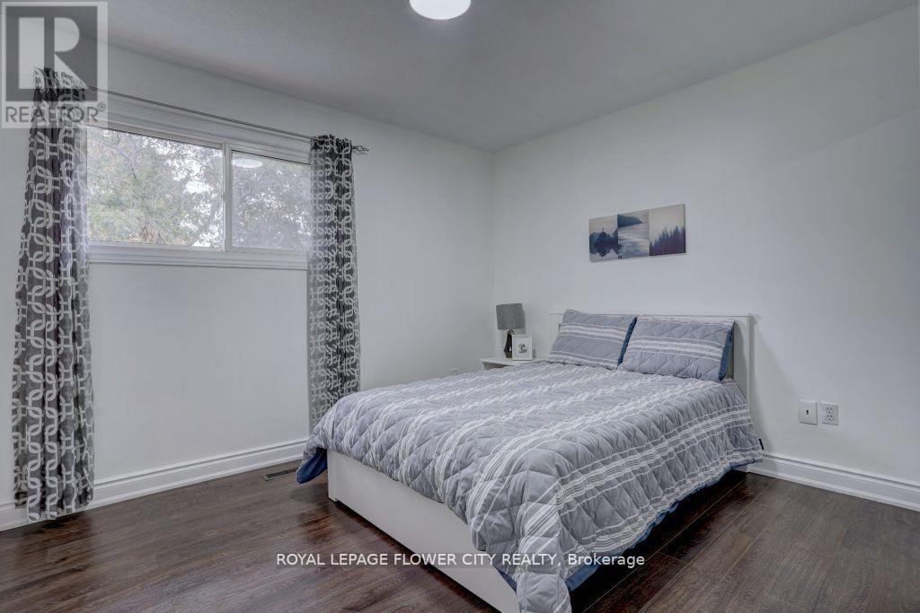 34 BRISTOL AVE S
