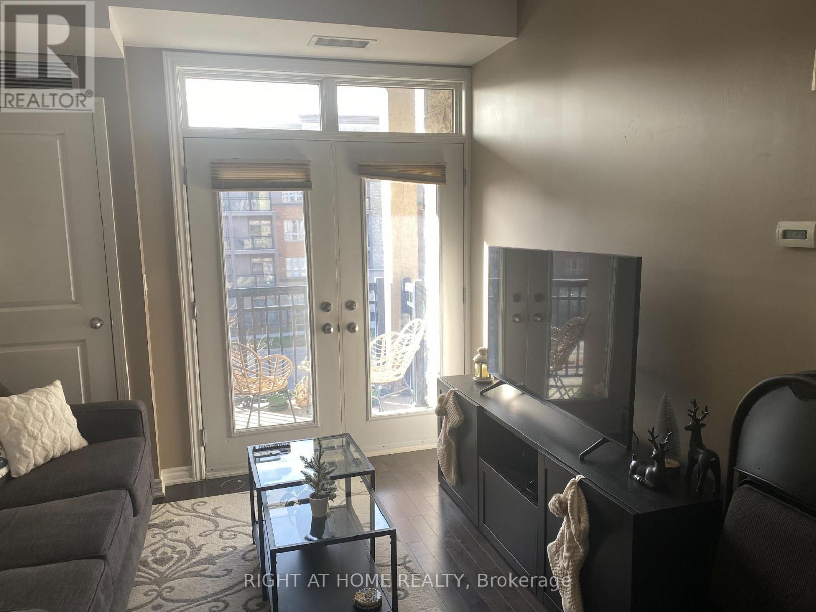 #301 -5327 UPPER MIDDLE DR, #301