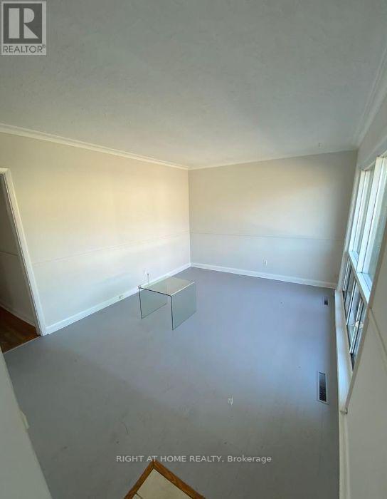 224 FELAN AVE W