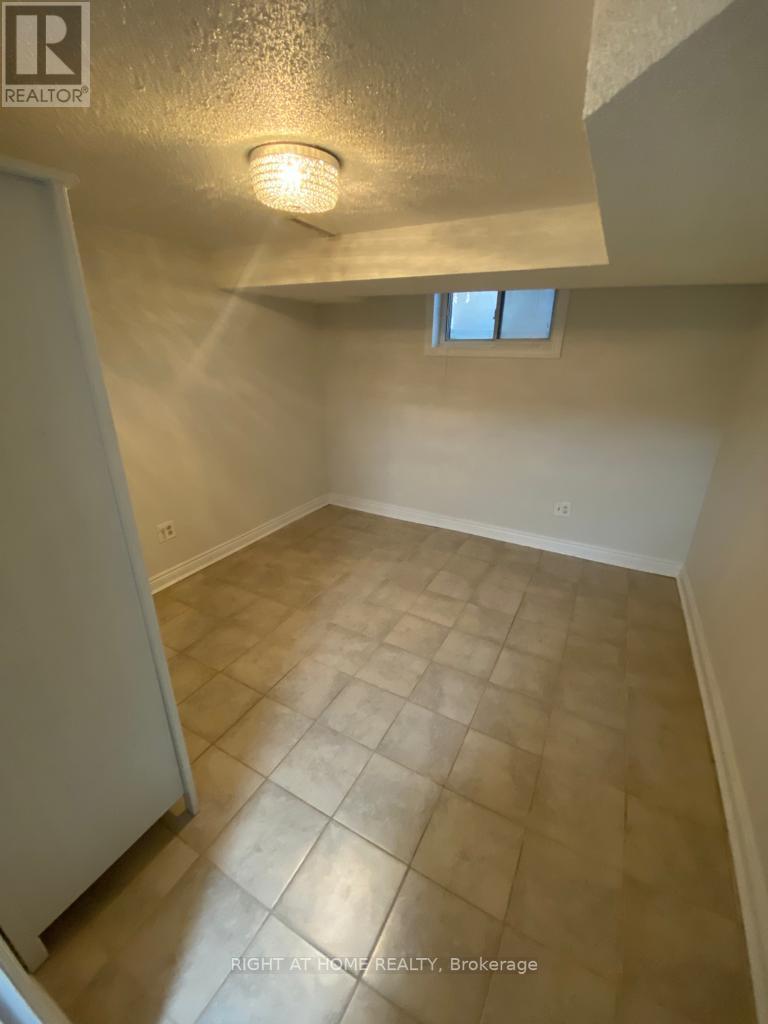 224 FELAN AVE W