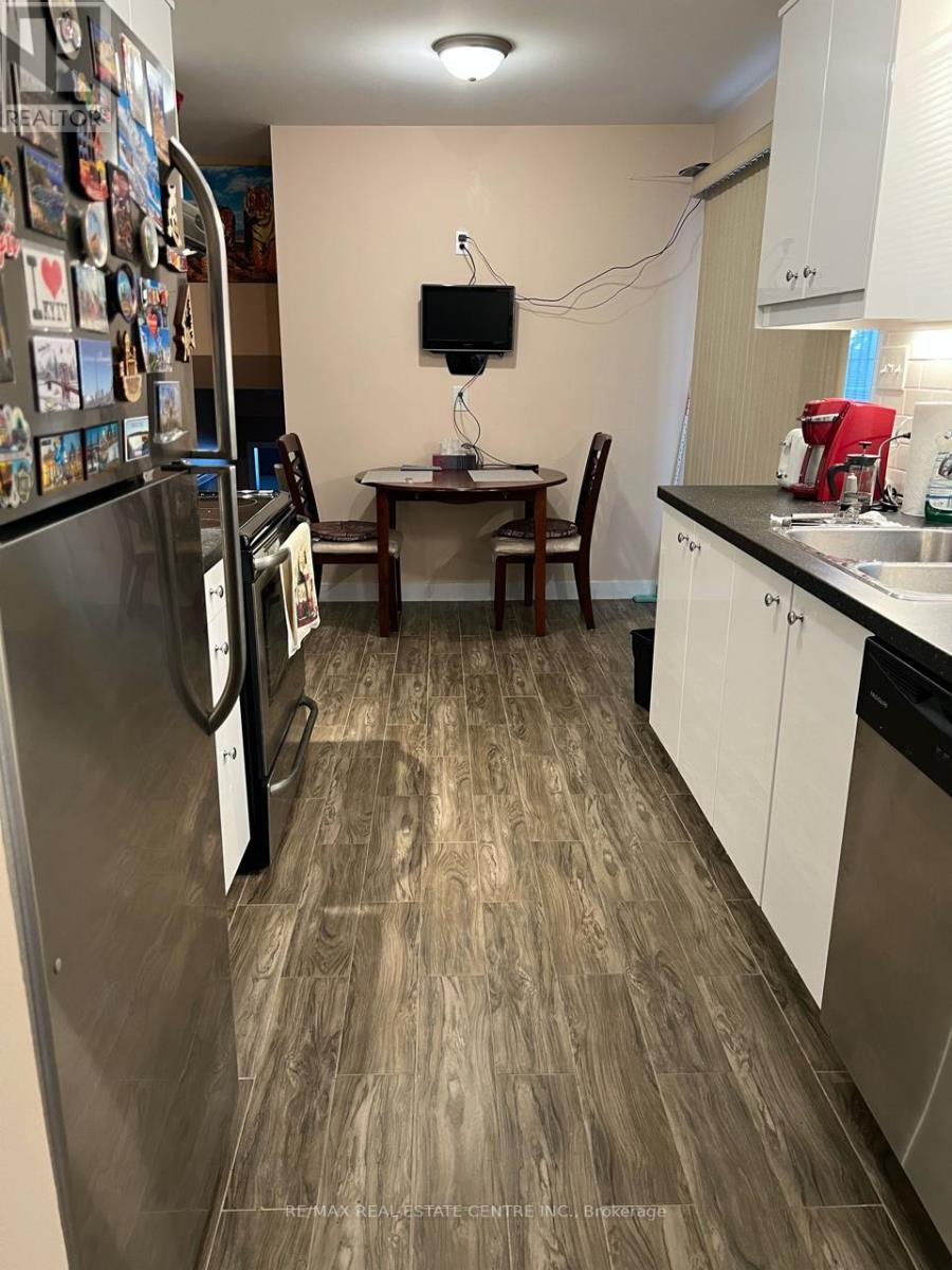 74 DERRYDOWN RD W