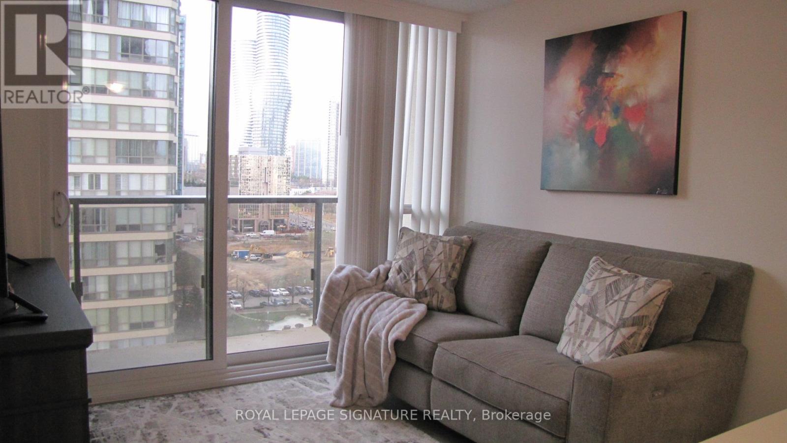 #1001 -36 ELM DR W, #1001