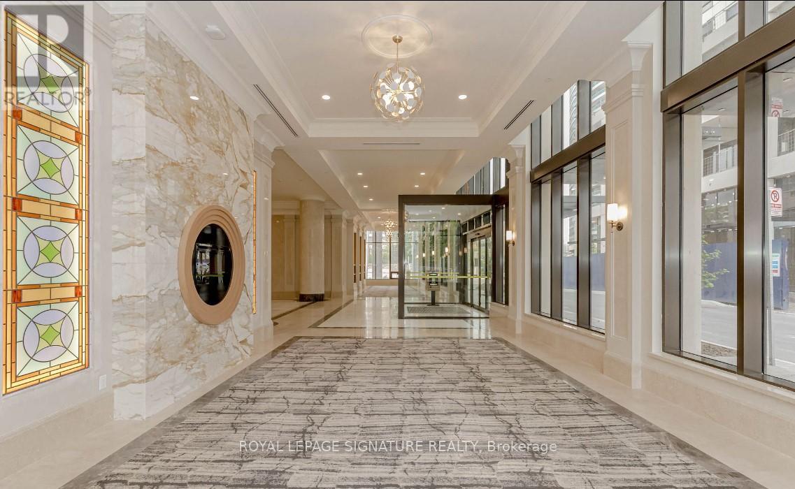 #1001 -36 ELM DR W, #1001