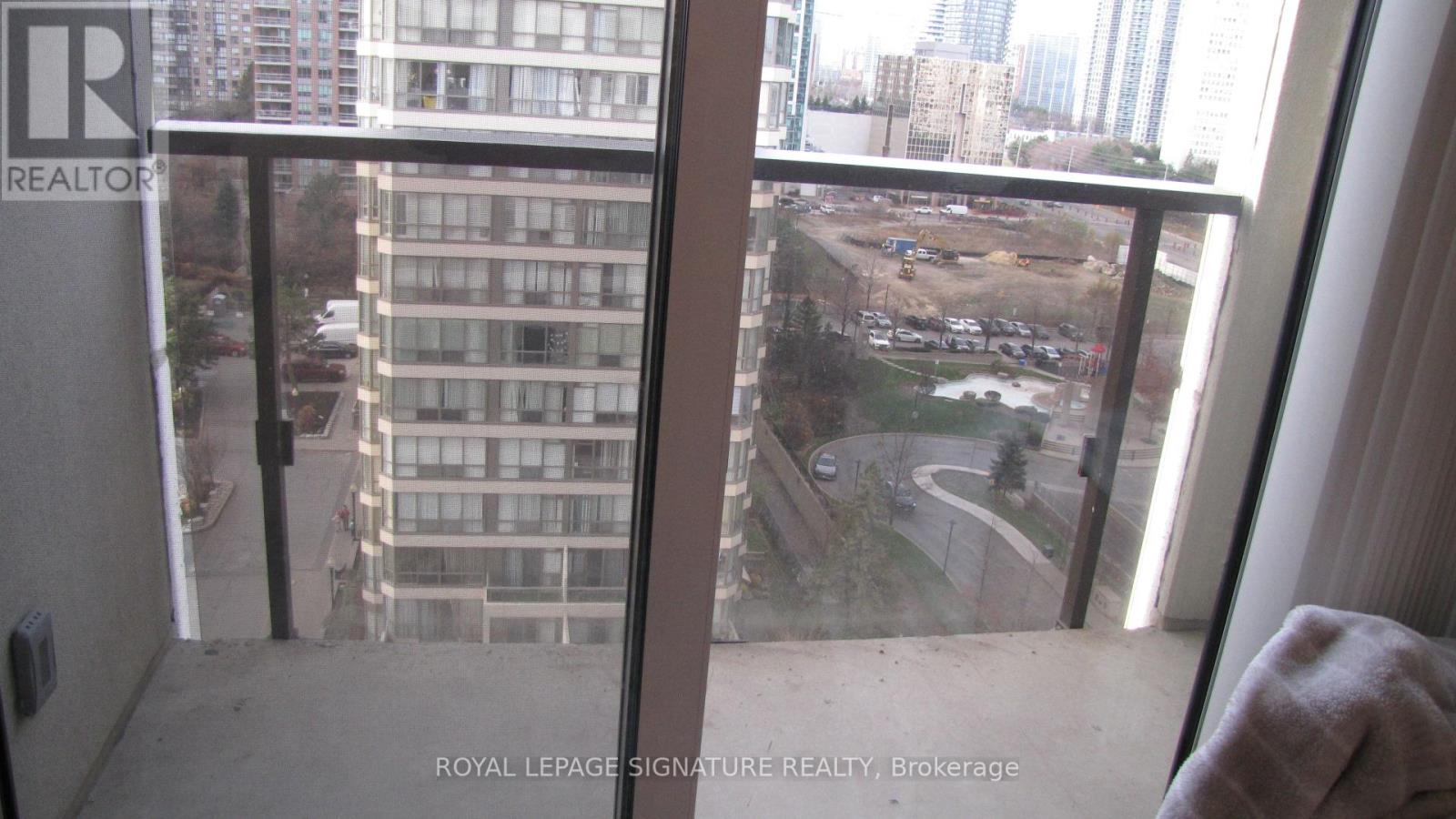 #1001 -36 ELM DR W, #1001