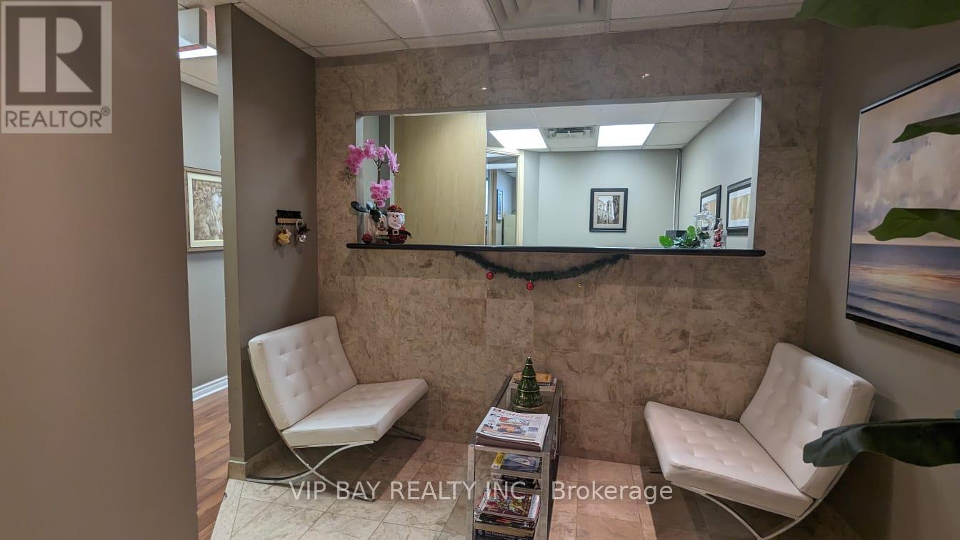#401 -1280 FINCH AVE W, #401