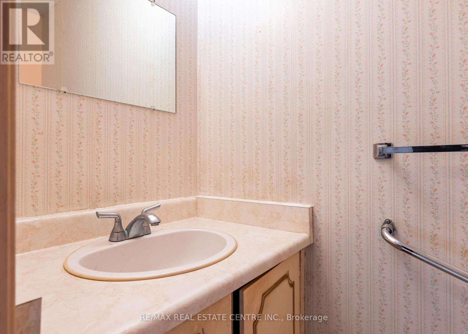 #73 -1020 CENTRAL PARK DR