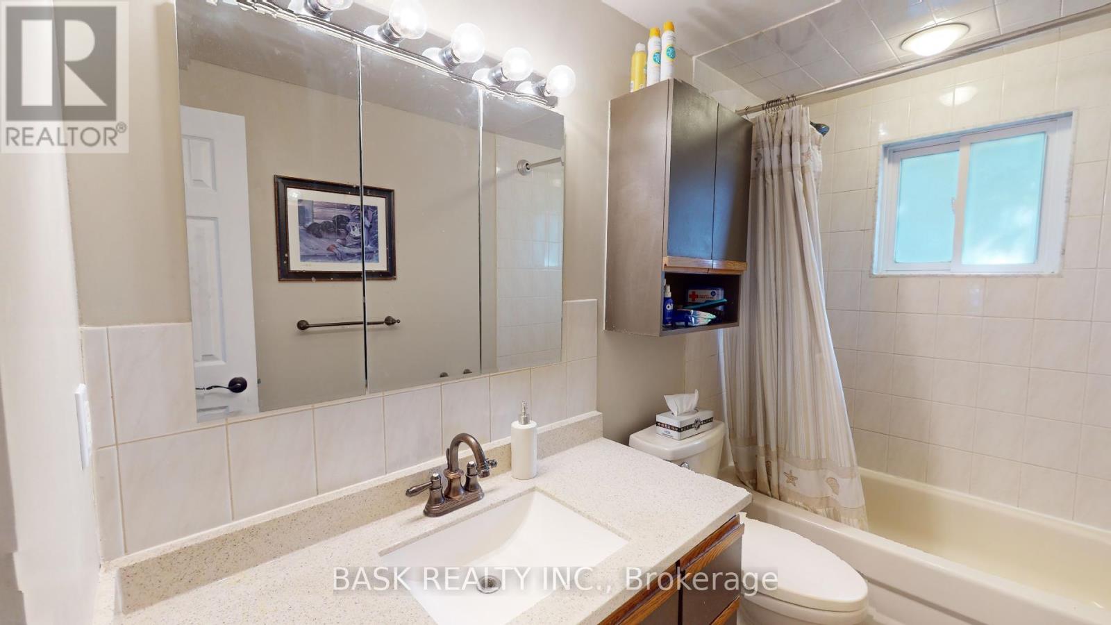 1 GENEVA CRES