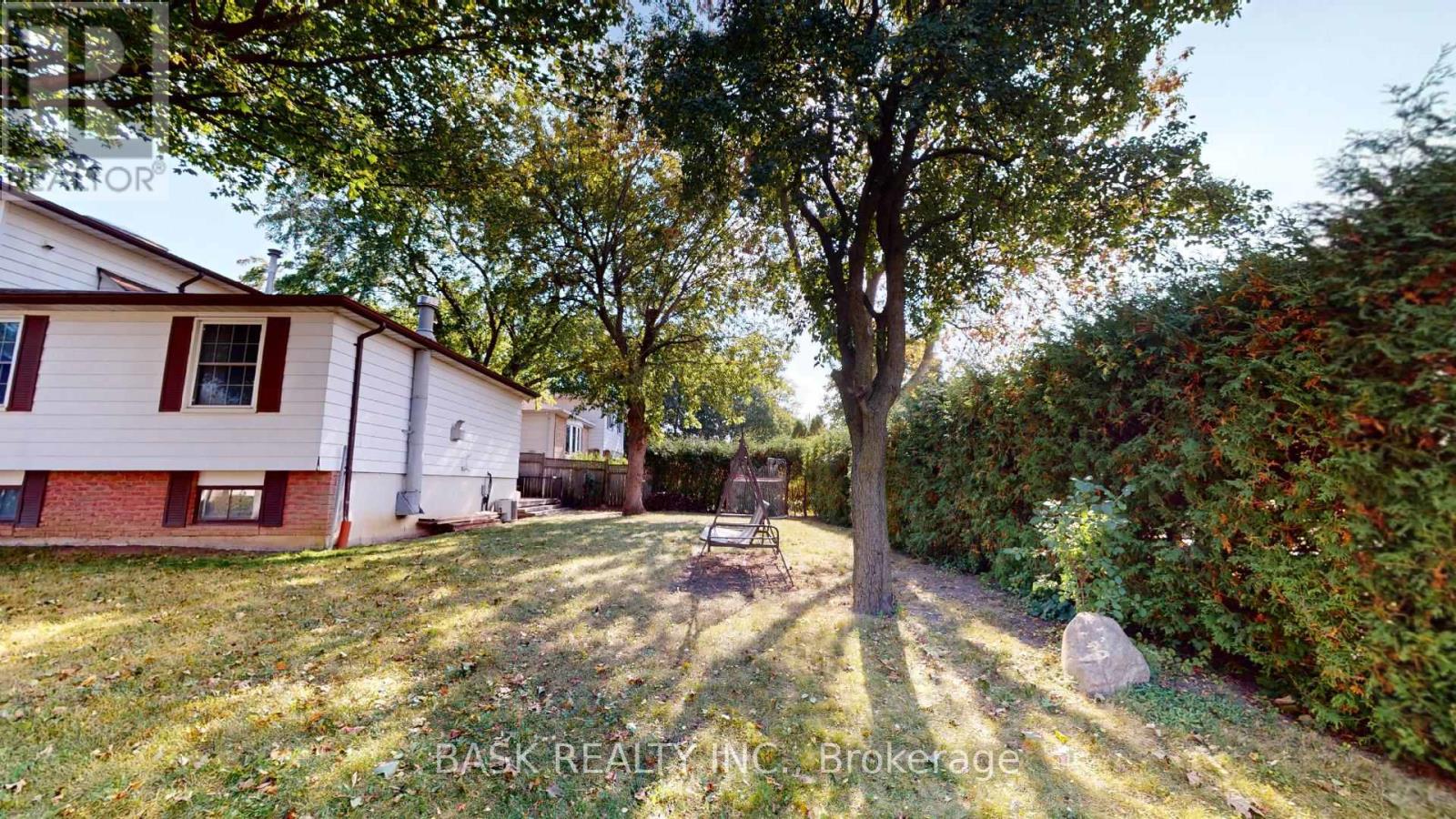 1 GENEVA CRES