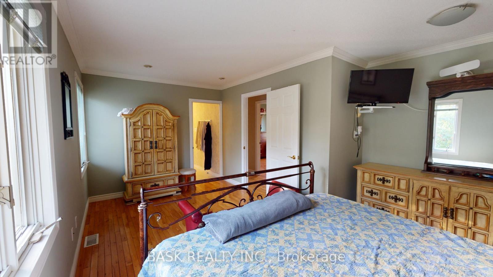 1 GENEVA CRES