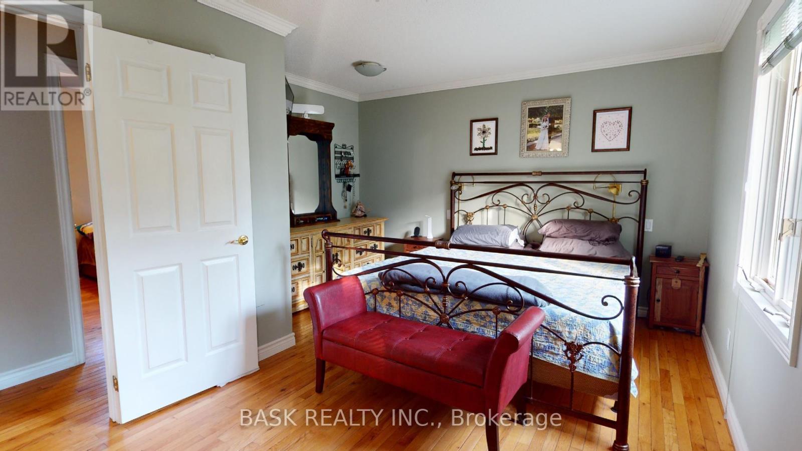 1 GENEVA CRES