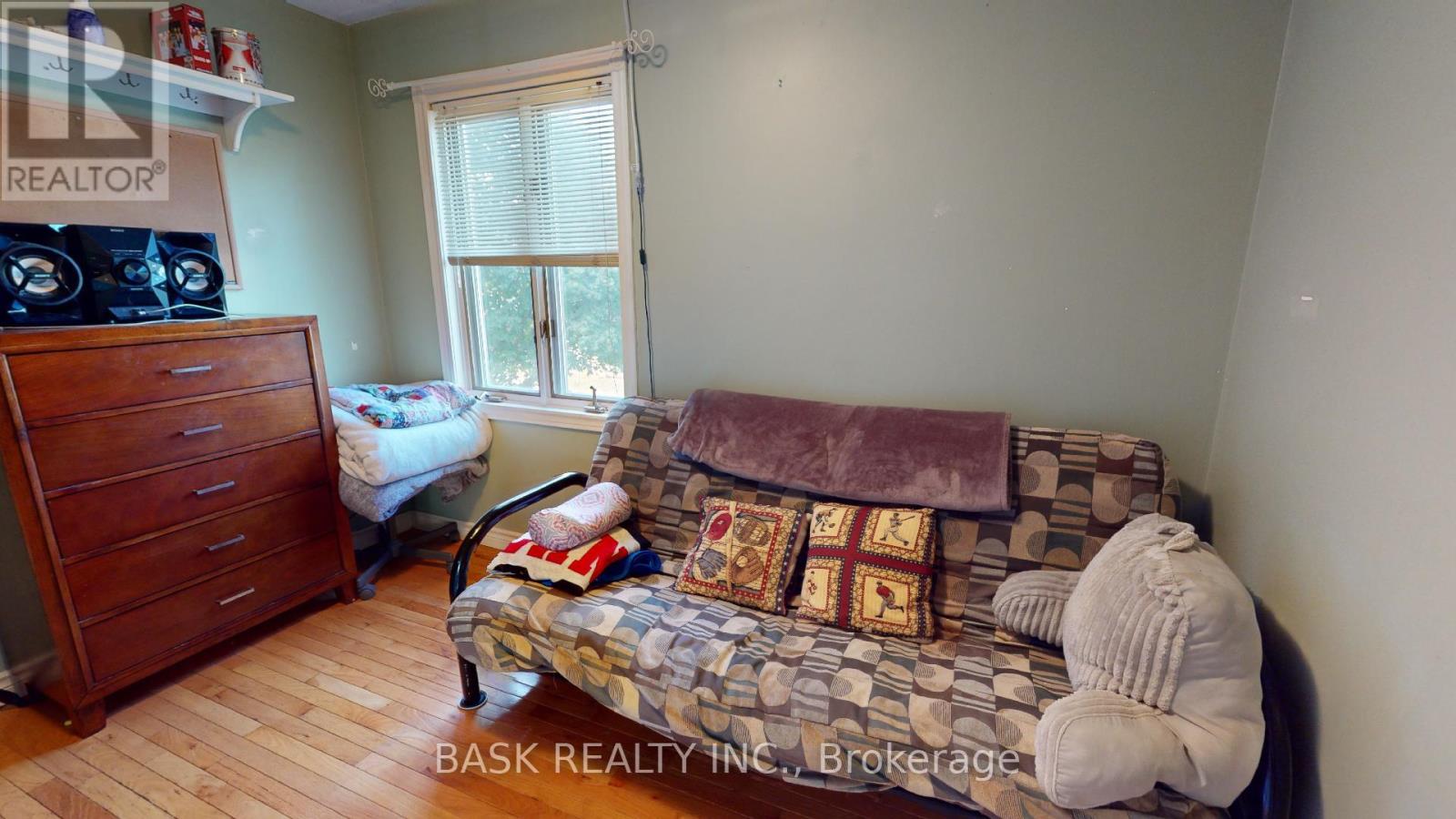 1 GENEVA CRES
