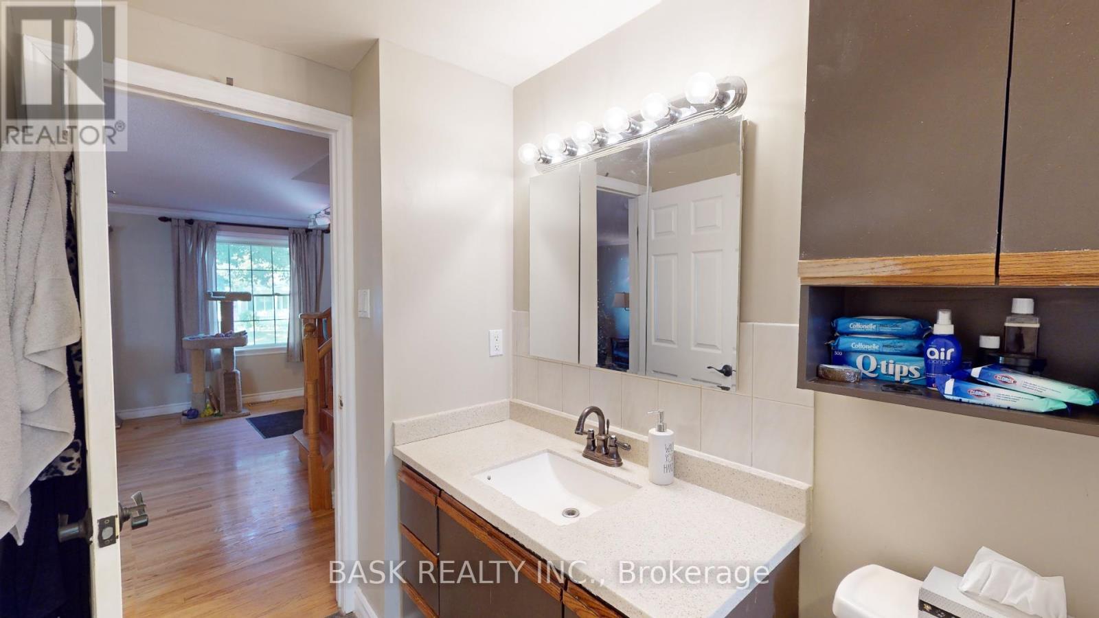 1 GENEVA CRES