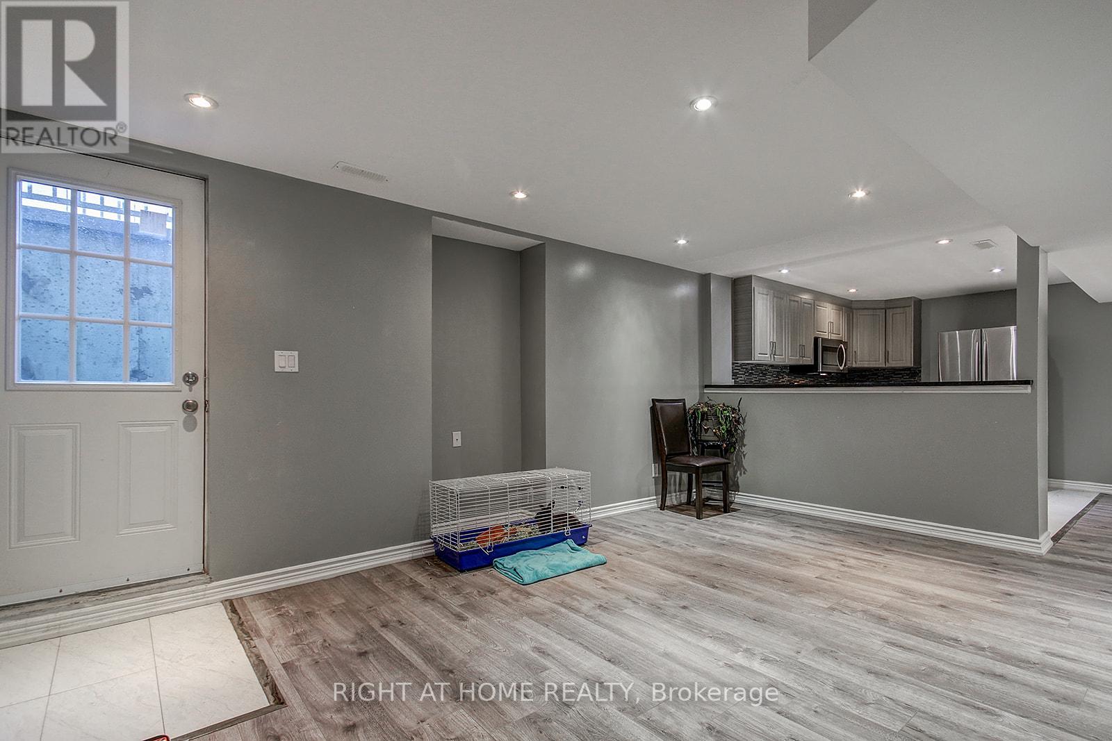 40 SQUIRE ELLIS DR