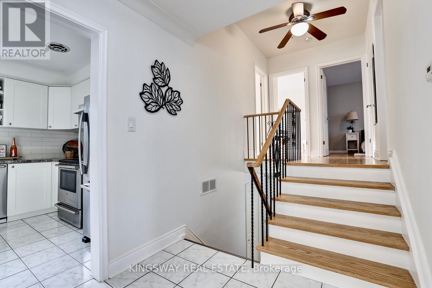 562 ARLINGTON BLVD