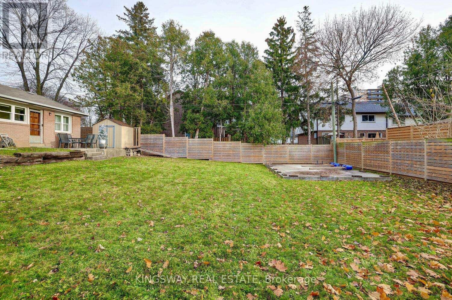 562 ARLINGTON BLVD