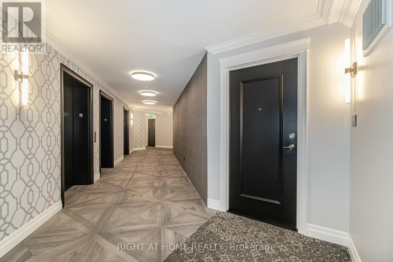 #1501 -220 FORUM DR, #1501