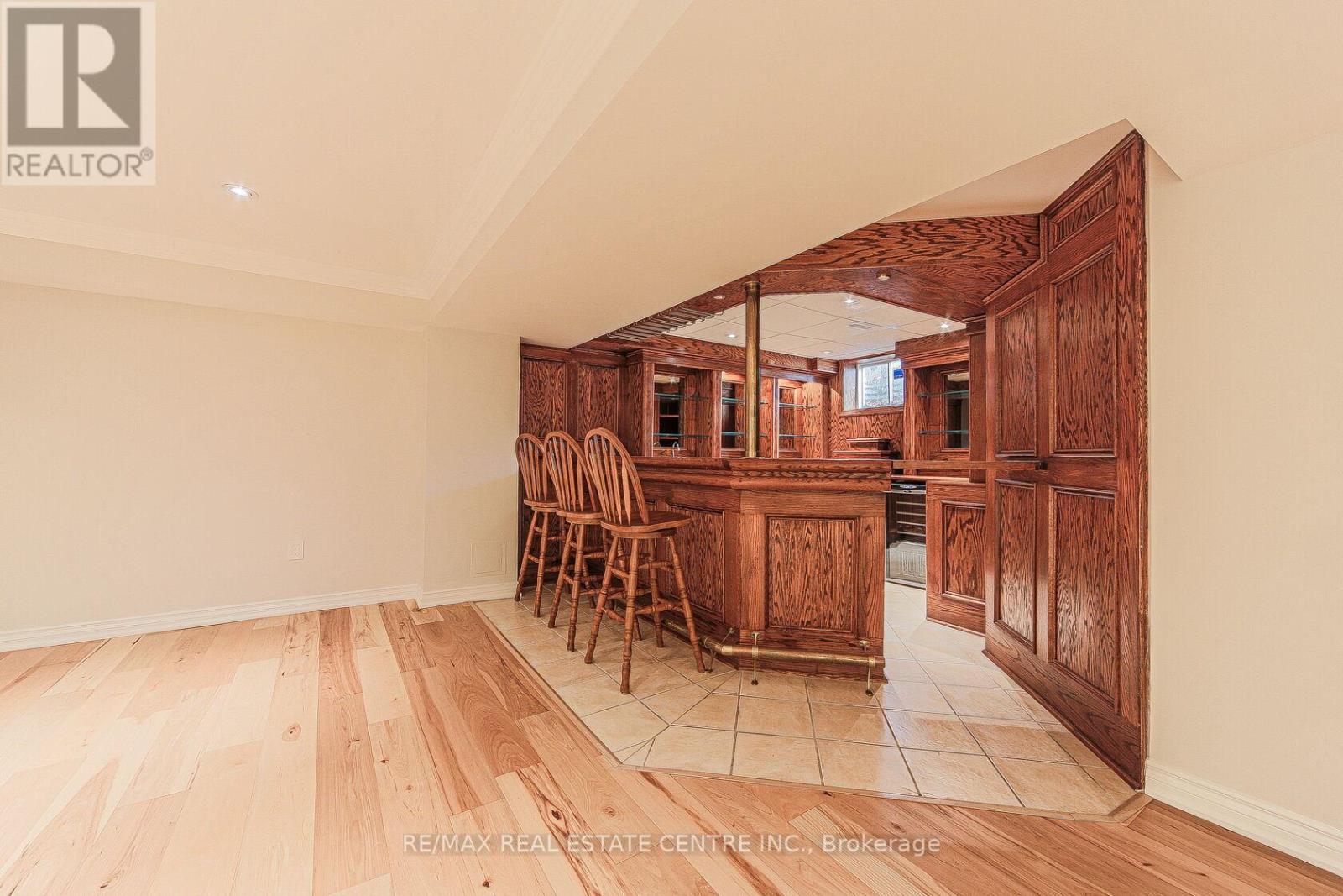 31 LINDEN CRES