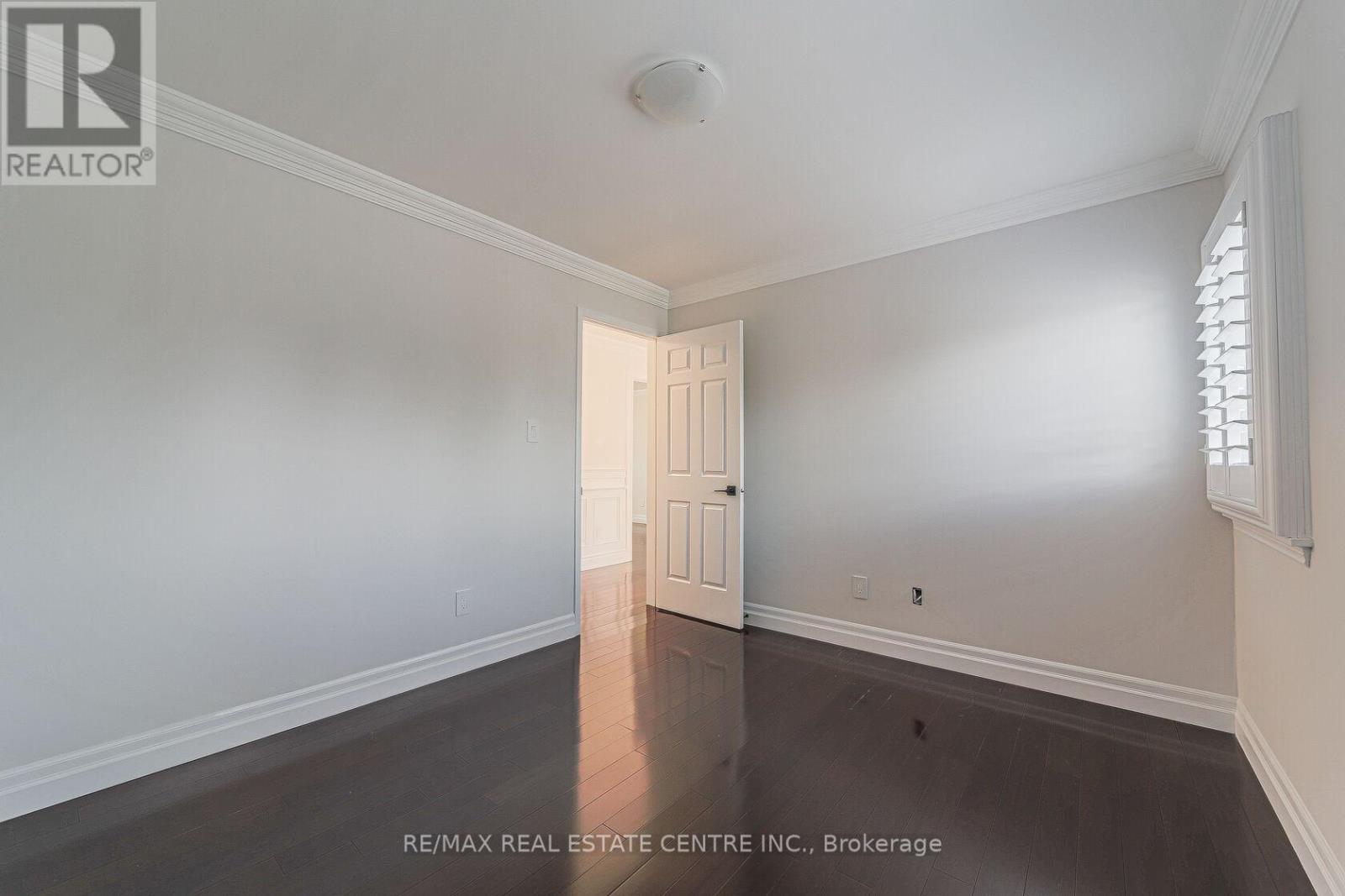 31 LINDEN CRES
