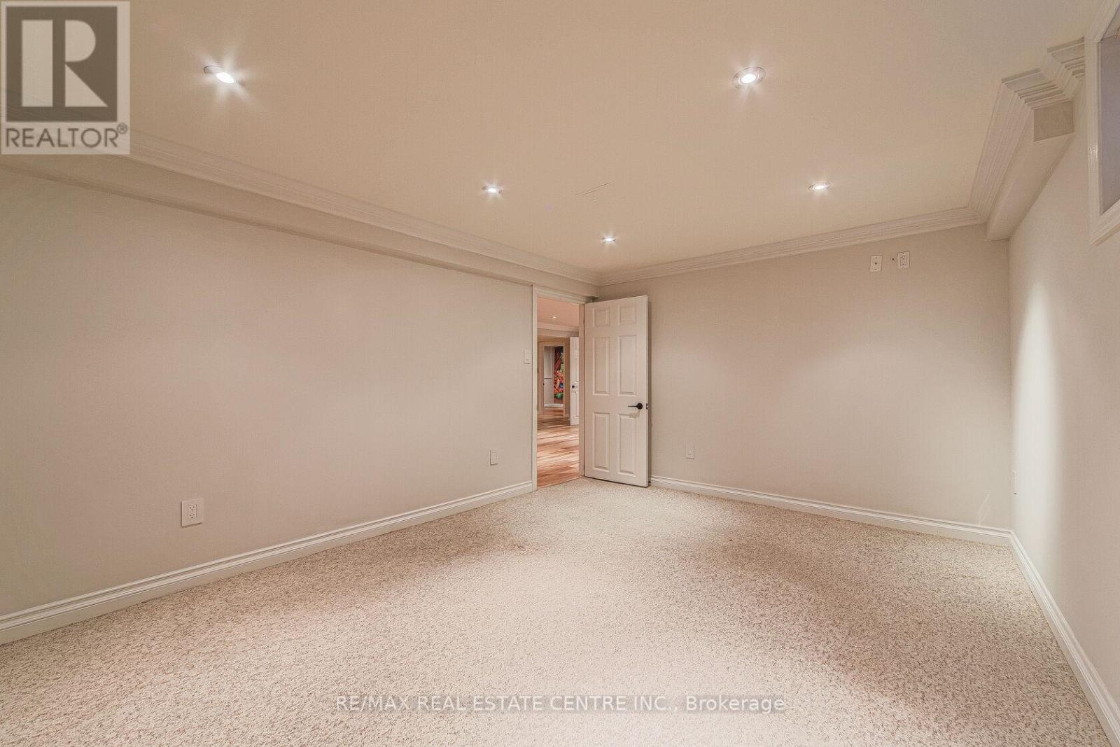 31 LINDEN CRES