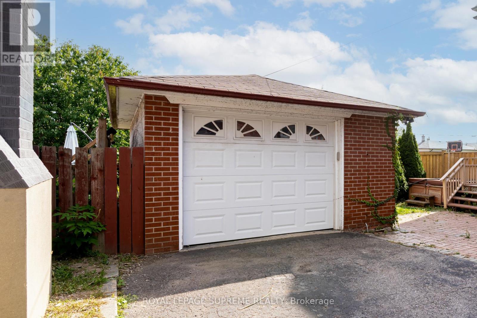 339 RANEE AVE