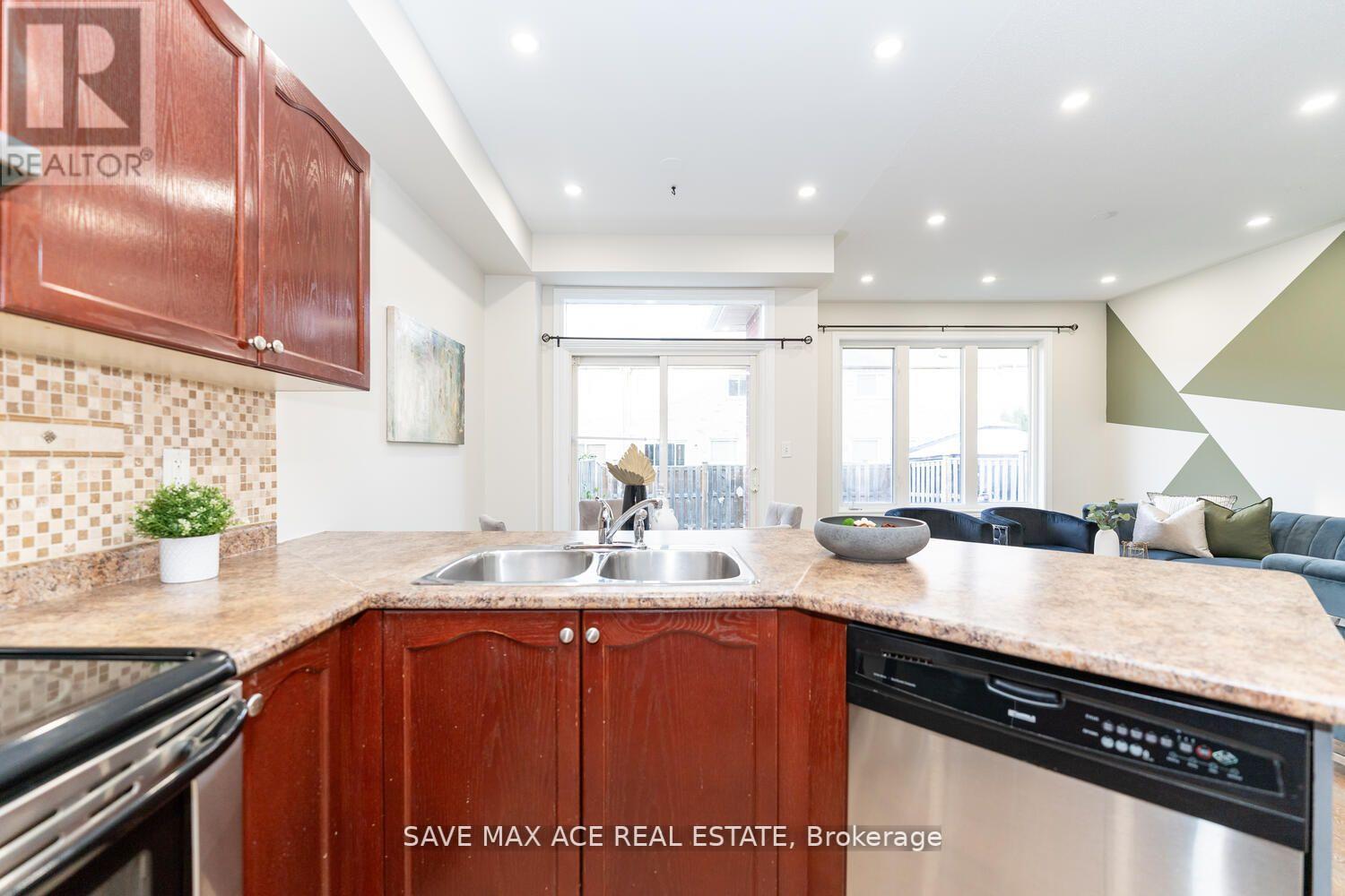 59 TOTTEN DR