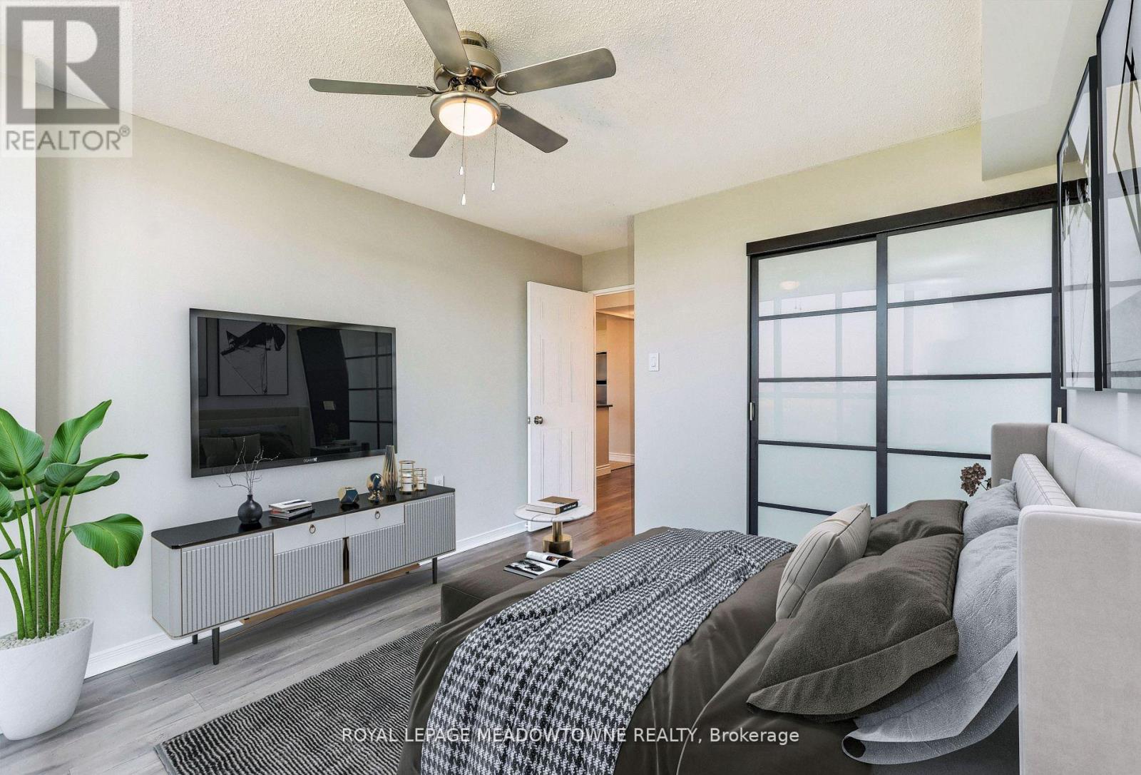 #1012 -1110 WALDEN CIRC, #1012