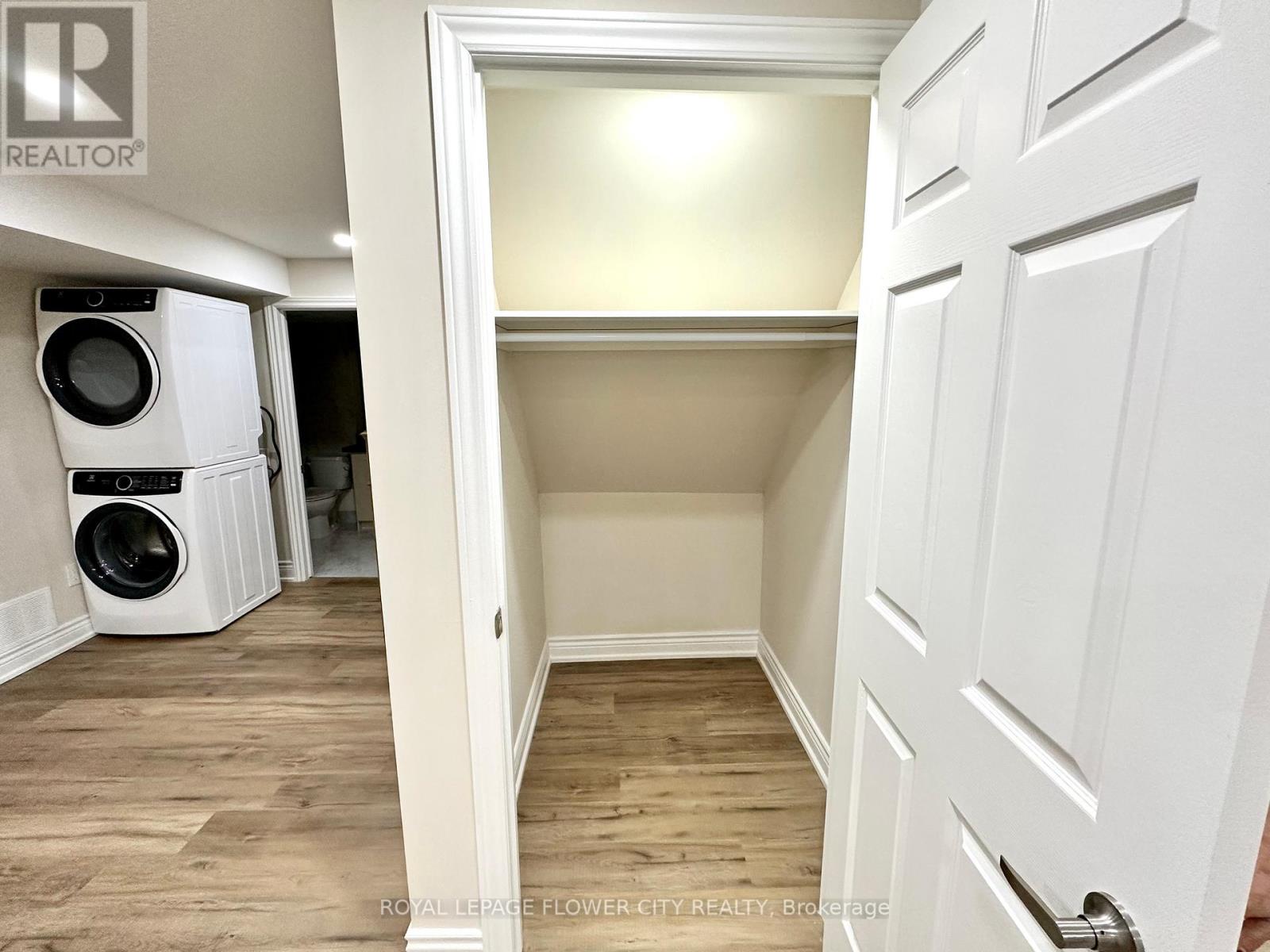 75 NEWBURY CRES