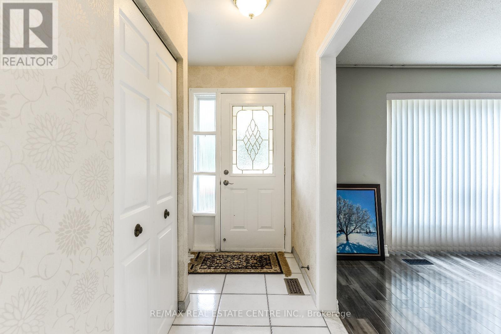 40 BRENTWOOD DR
