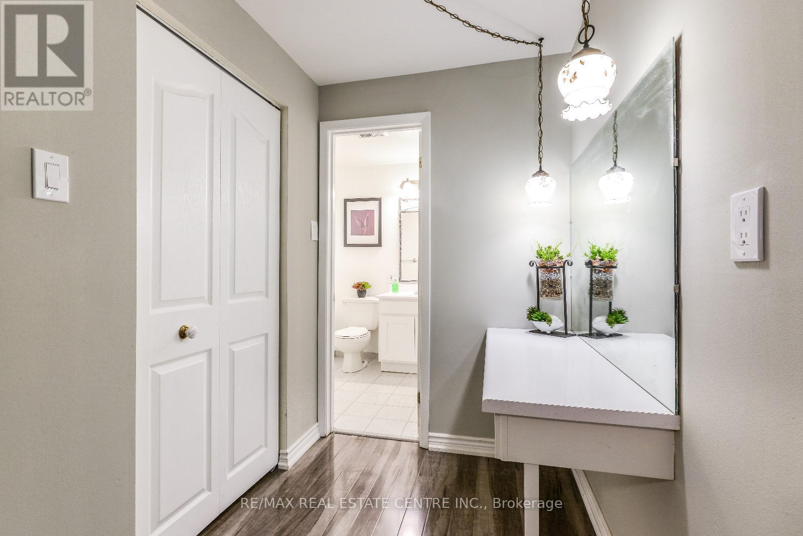 40 BRENTWOOD DR