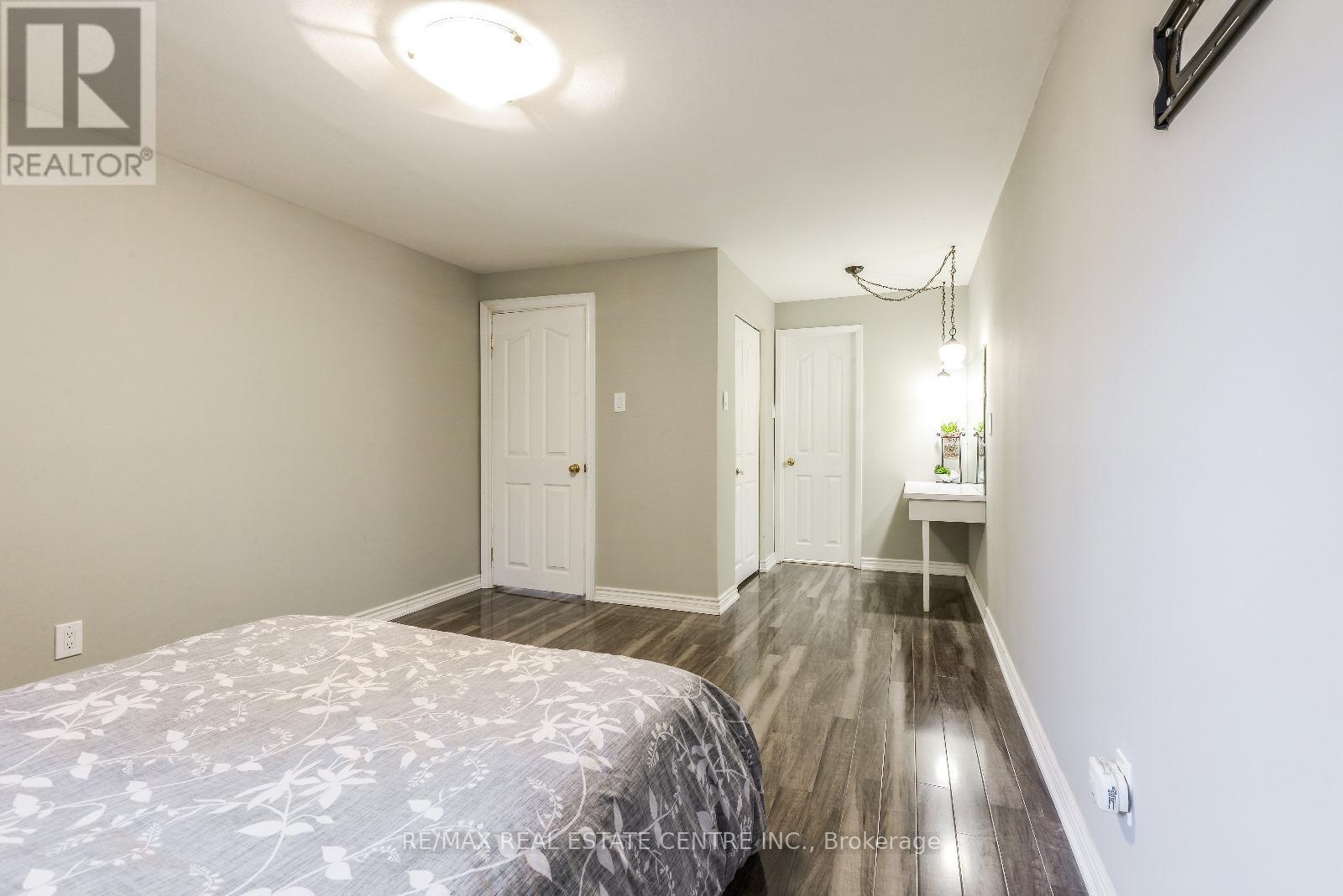 40 BRENTWOOD DR