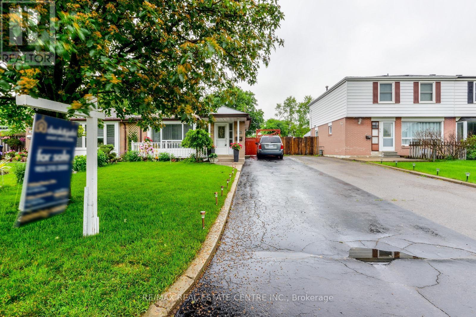 40 BRENTWOOD DR