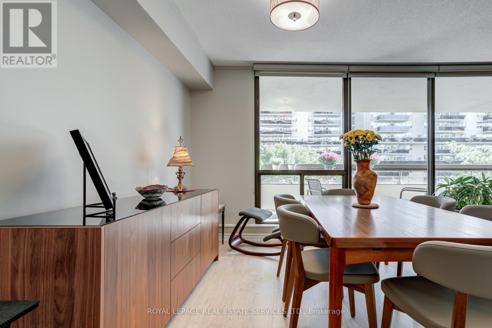 #403 -100 QUEBEC AVE, #403
