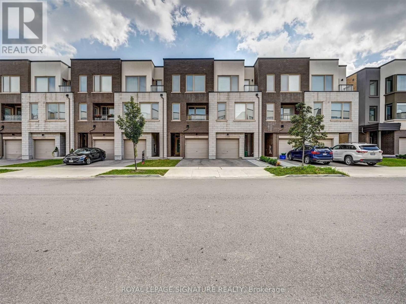 212 HUGUENOT RD