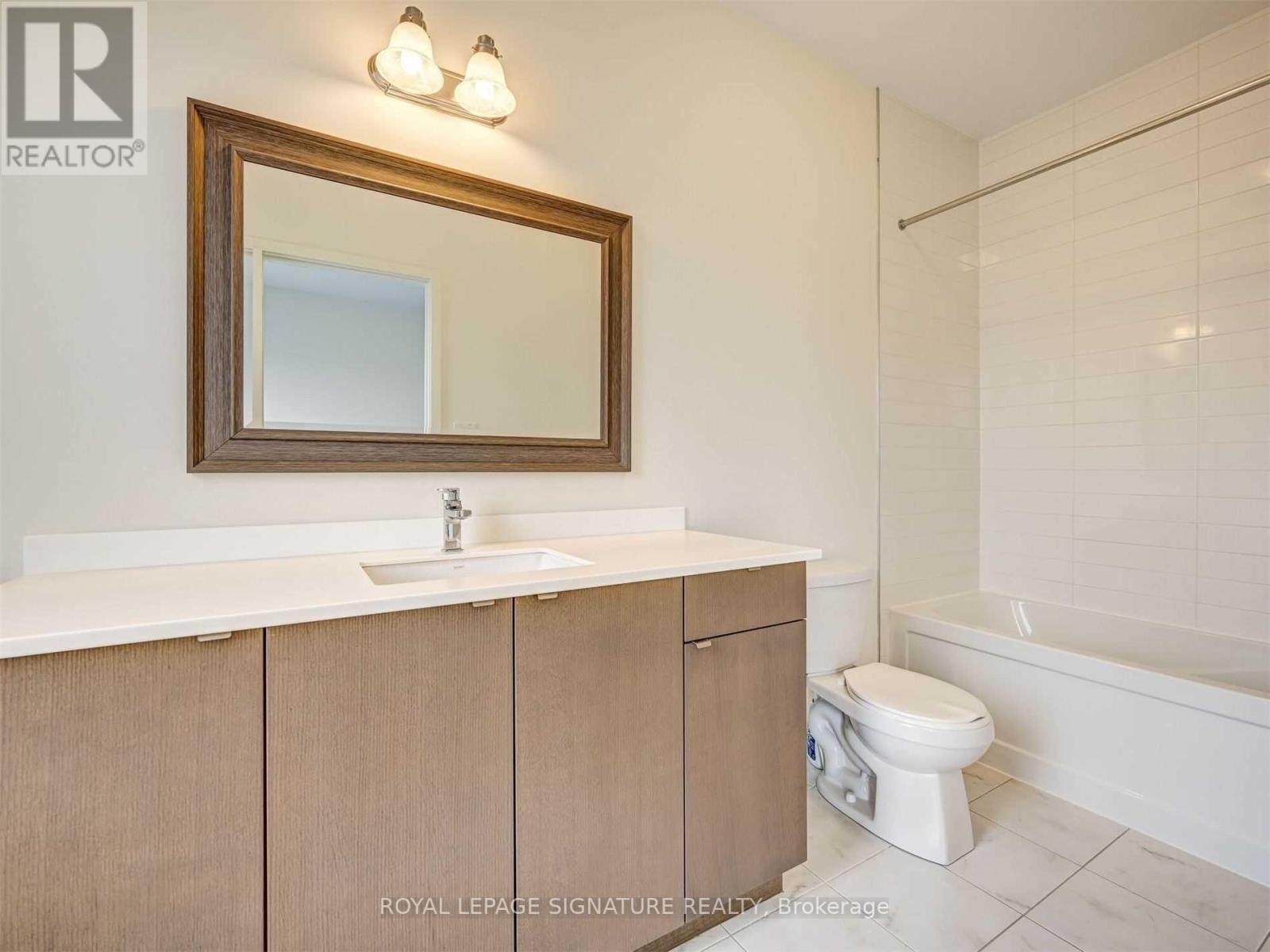 212 HUGUENOT RD
