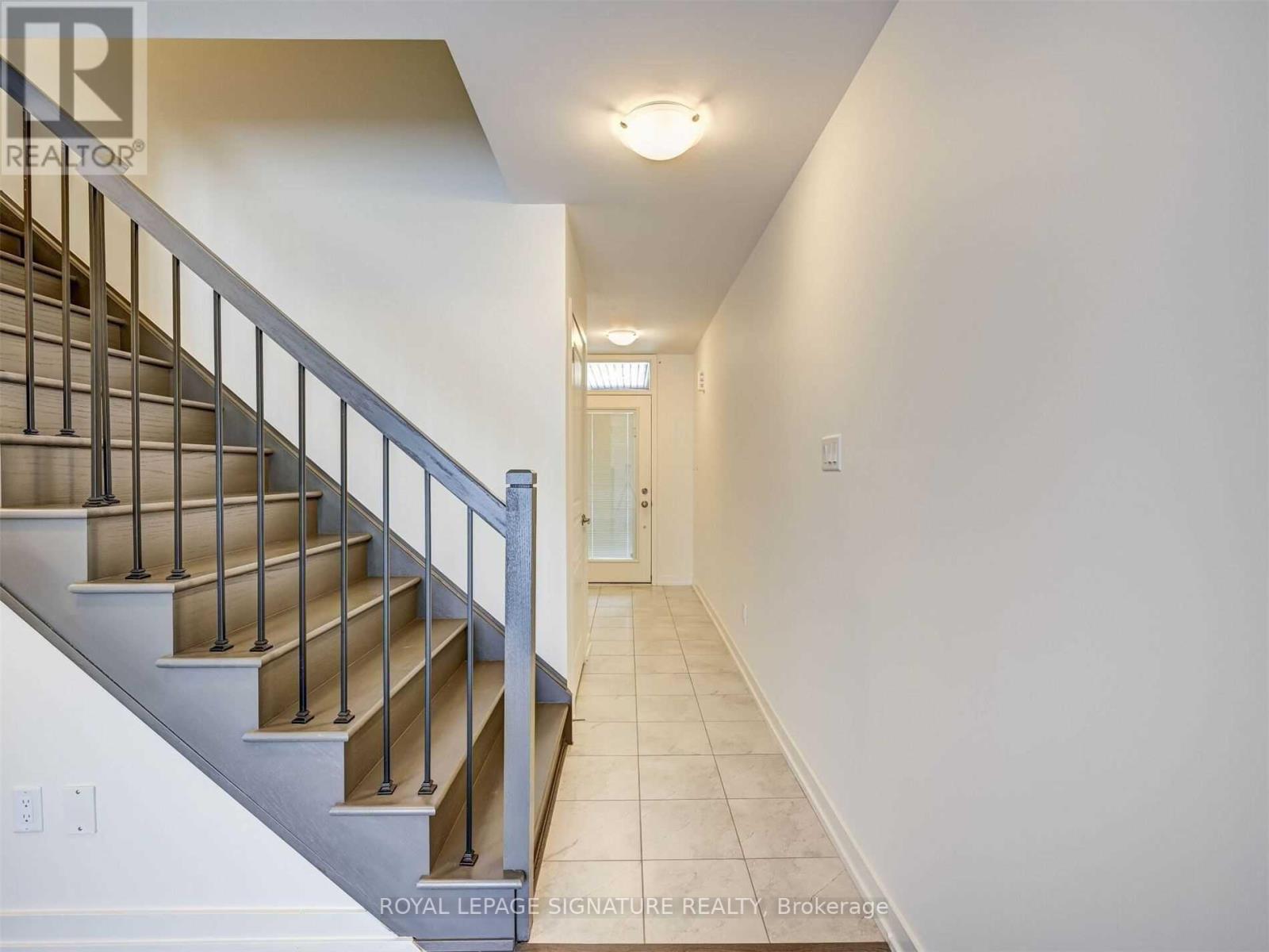 212 HUGUENOT RD