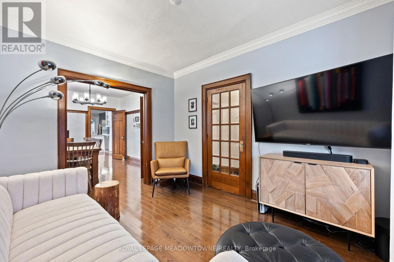 131 EVANS AVE