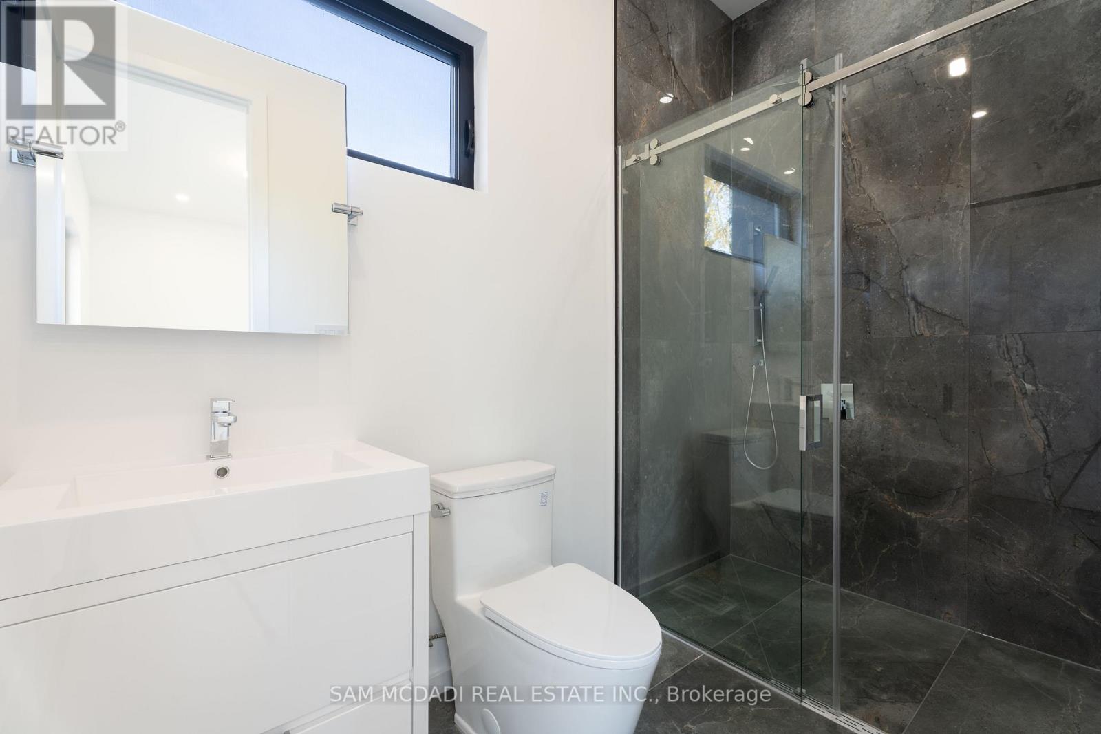2755 BUSHLAND CRES
